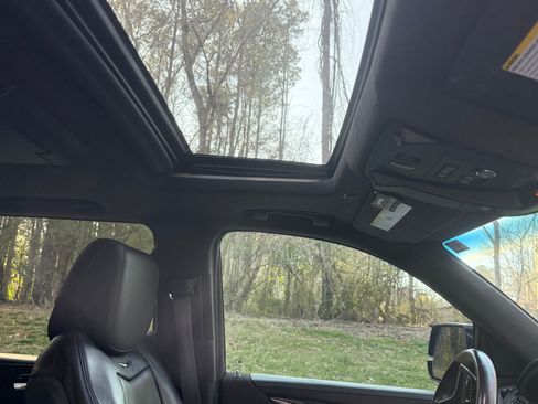 Used 2015 Cadillac Escalade ESV Platinum image 20