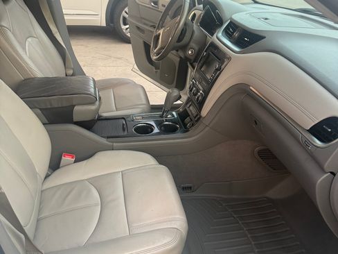 Used 2017 Chevrolet Traverse LT AWD/4WD image 8