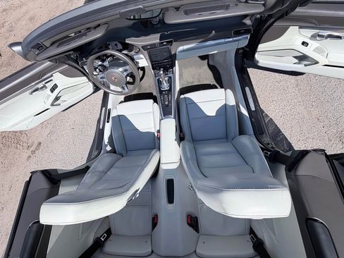 Used 2014 Porsche 911 Carrera 4S image 12