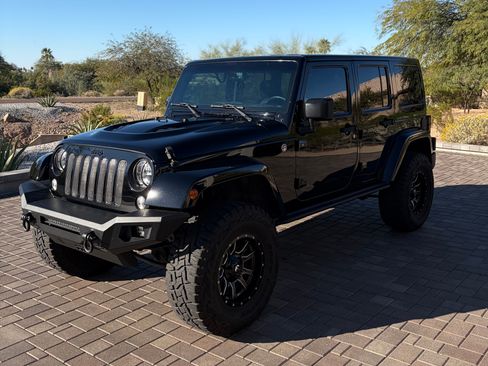 Used 2015 Jeep Wrangler Unlimited Sahara image 1