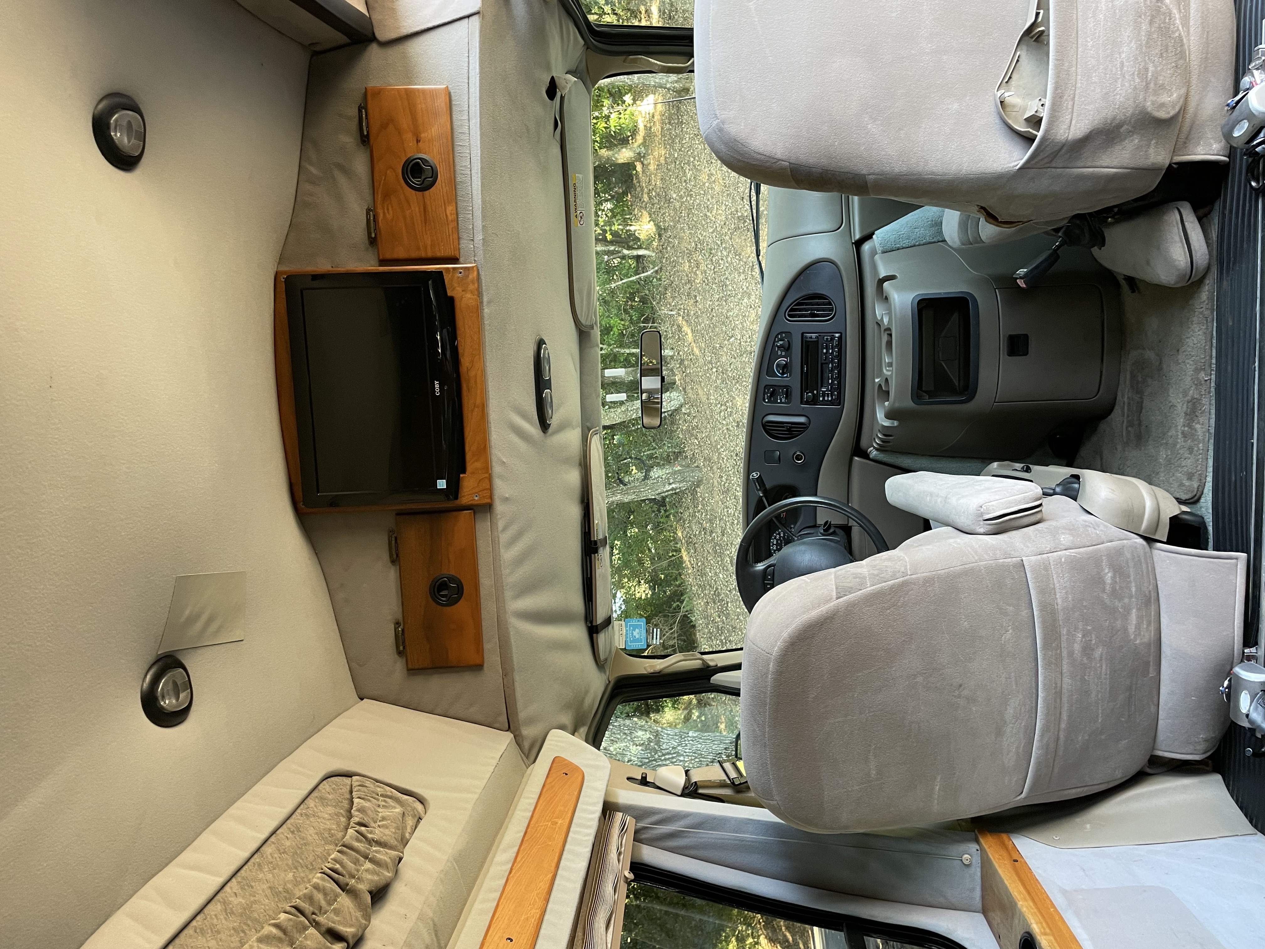 Used 2003 Ford E-150 and Econoline 150 RWD image 11