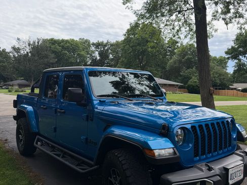 Used 2021 Jeep Gladiator Sport AWD/4WD image 6
