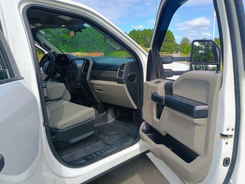 Used 2017 Ford F250 XL w/ Power Equipment Group image 19