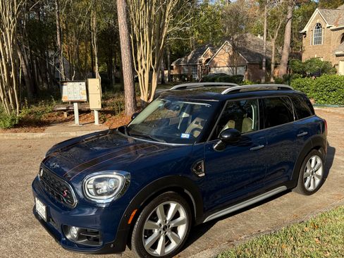 Used 2018 MINI Cooper Countryman S image 1