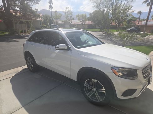 Used 2016 Mercedes-Benz GLC 300 image 2