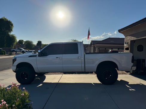 Used 2011 Ford F250 Lariat w/ FX4 4X4 Off-Road Pkg image 2