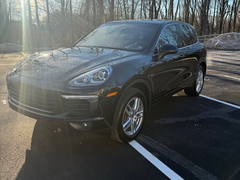 Used 2015 Porsche Cayenne Diesel image 1