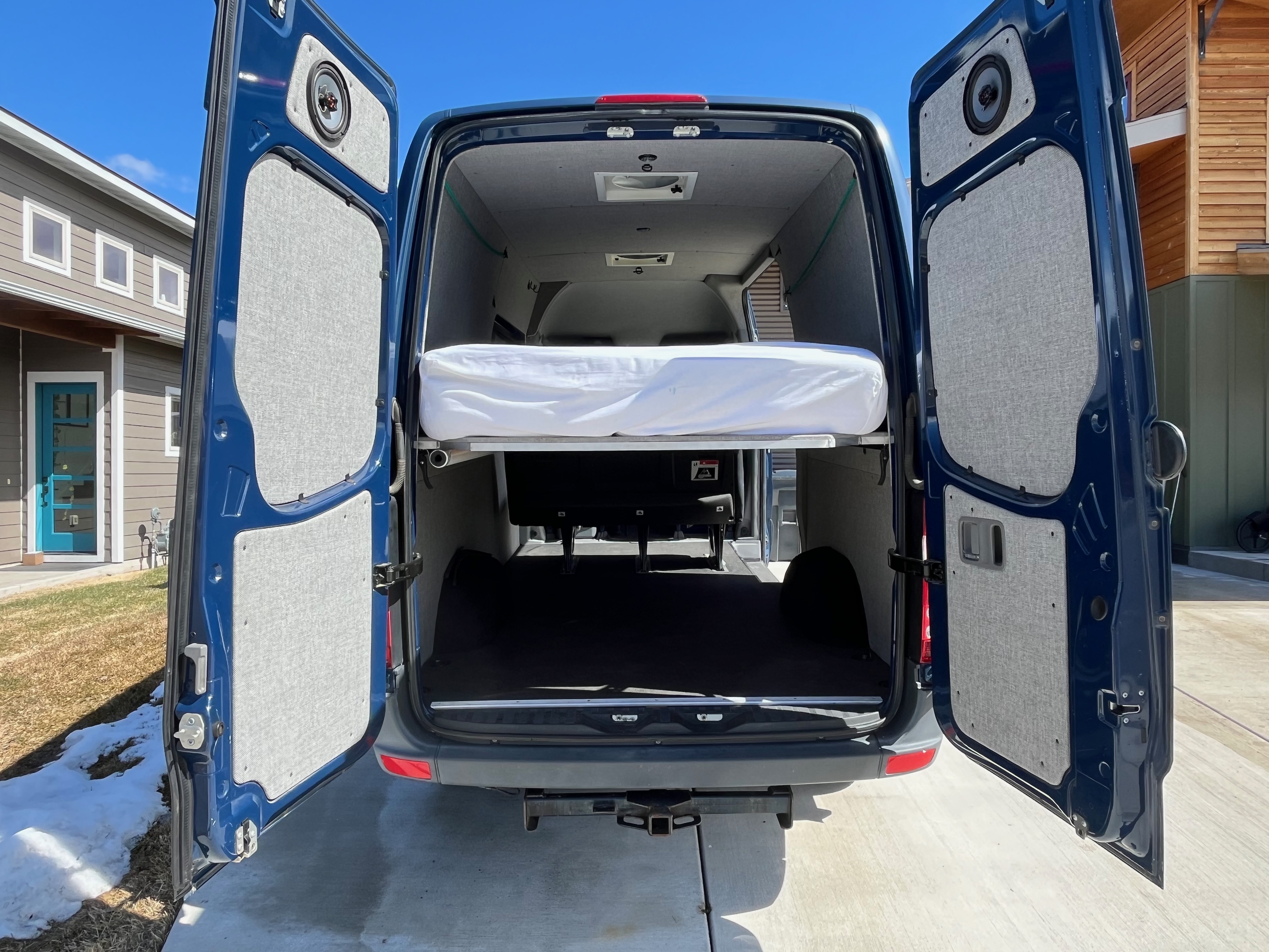 Used 2011 Mercedes-Benz Sprinter 2500 image 6