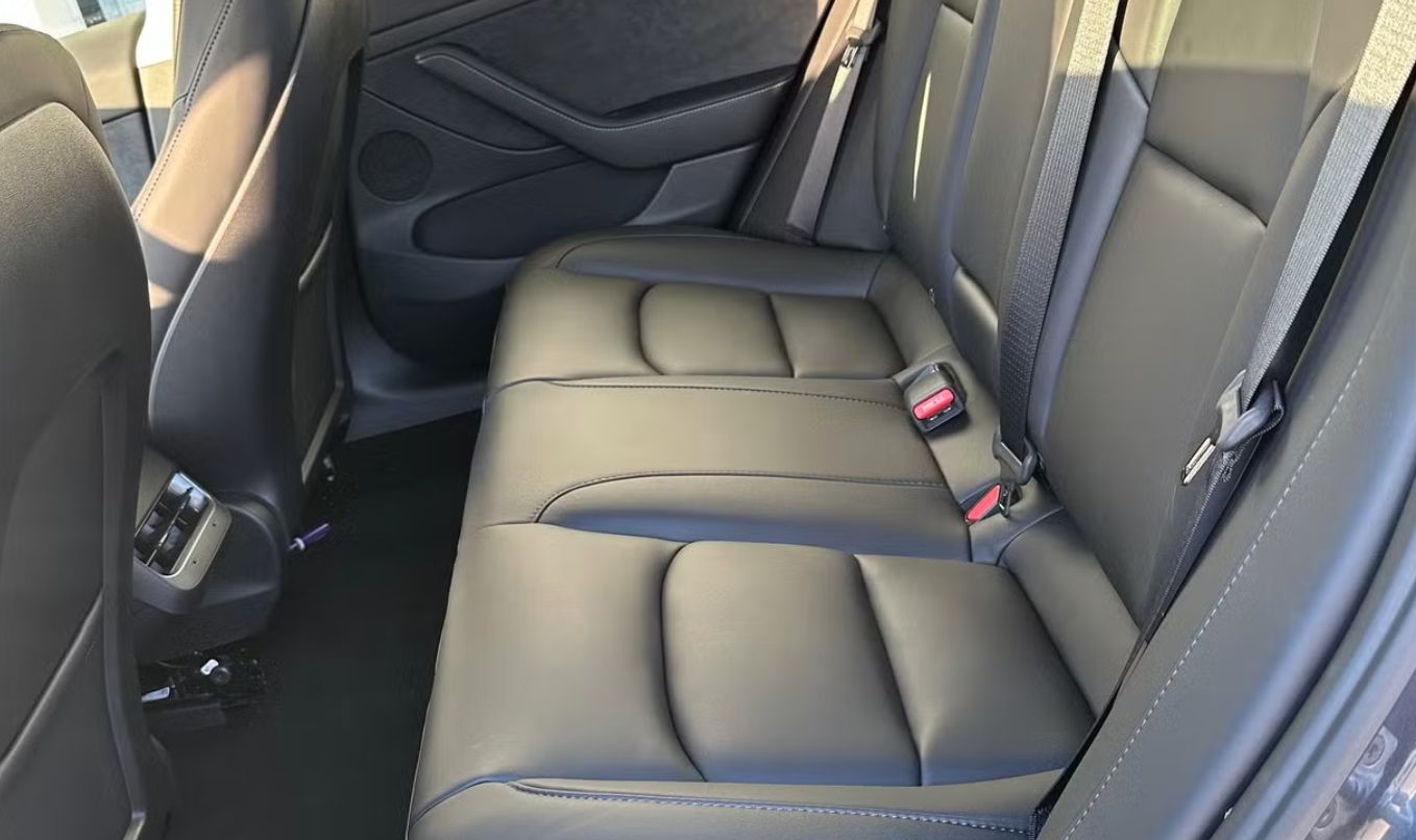 Used 2023 Tesla Model 3 Standard Range RWD image 8