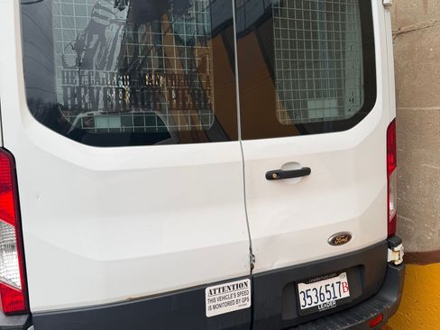 Used 2018 Ford Transit 250 130 Medium Roof image 7