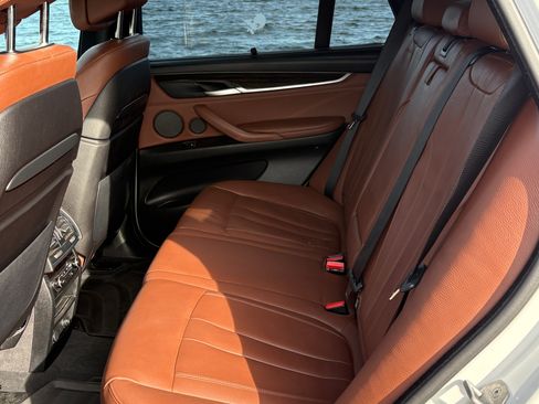 Used 2015 BMW X5 xDrive50i image 10