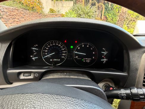 Used 2003 Lexus LX 470 4WD image 9