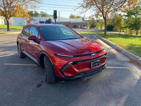 Used 2025 Chevrolet Equinox EV LT image 10