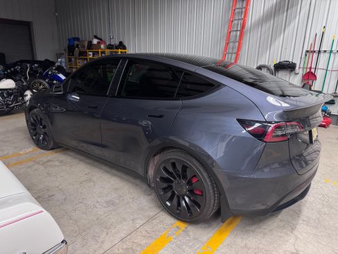 Used 2022 Tesla Model Y Performance image 5