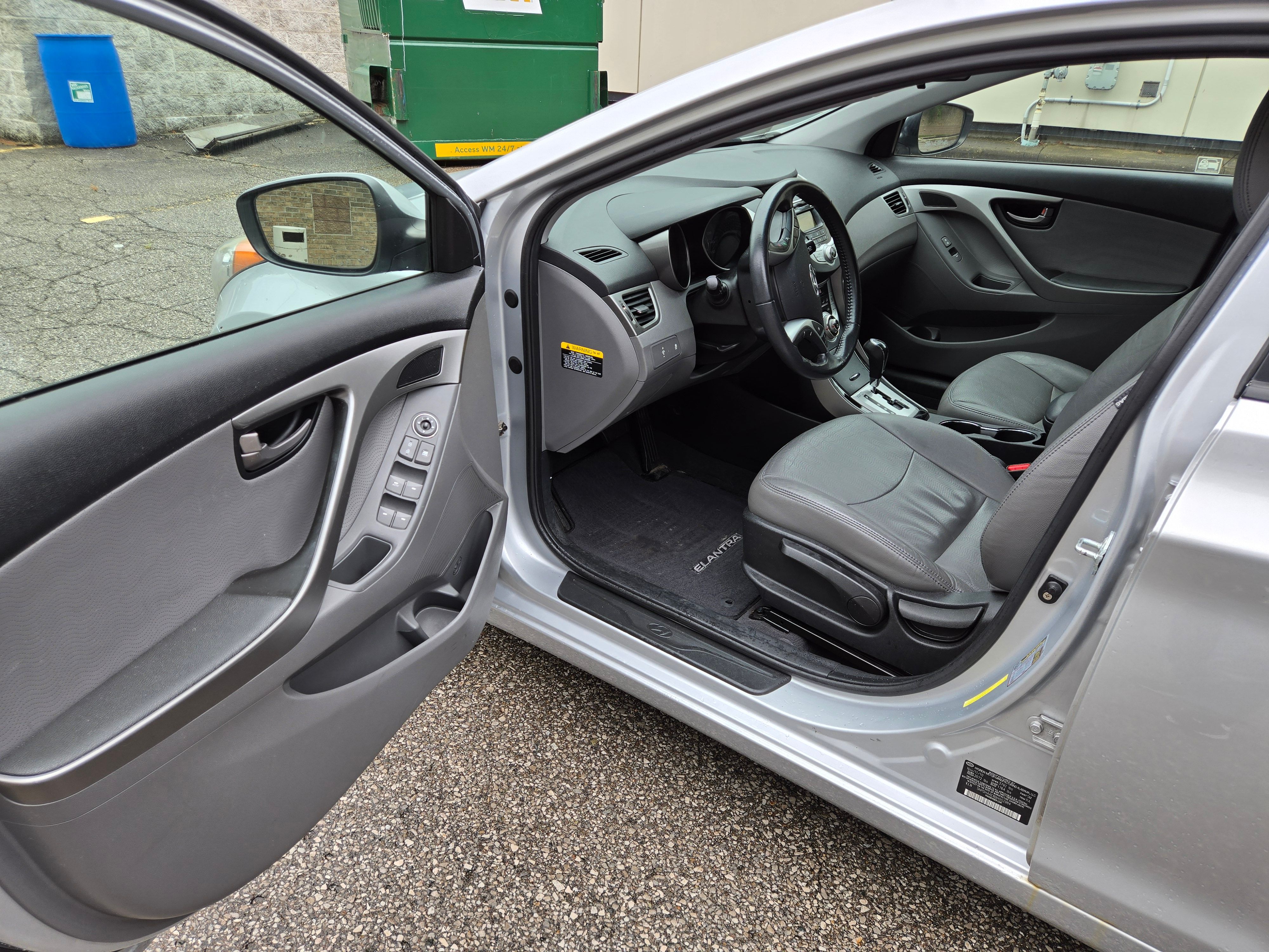 Used 2011 Hyundai Elantra Limited FWD image 11