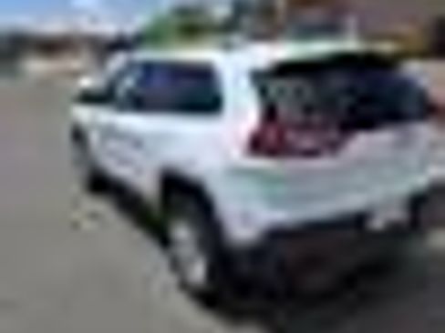 Used 2017 Jeep Cherokee Latitude image 8