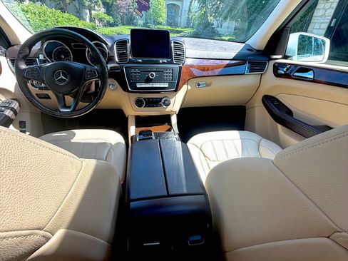 Used 2019 Mercedes-Benz GLS 450 4MATIC image 6