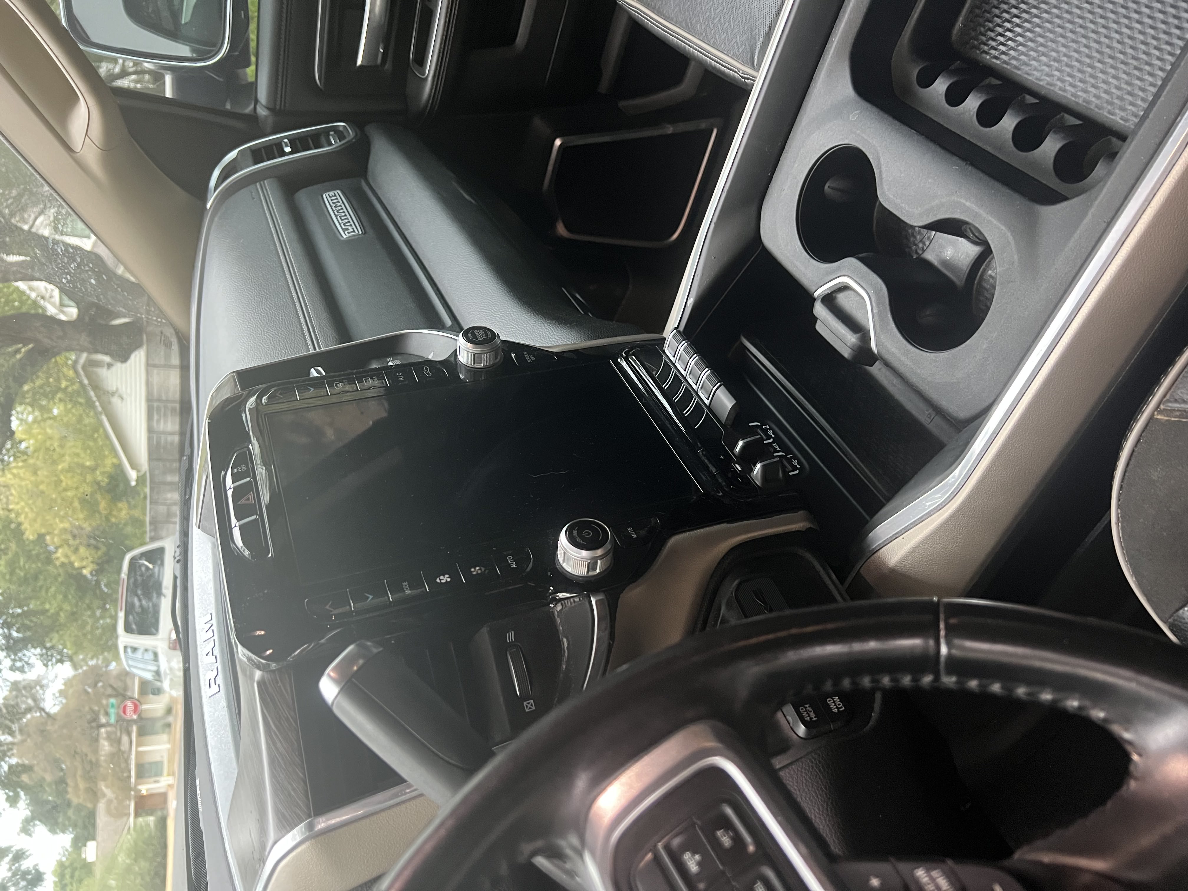 Used 2021 RAM 2500 Laramie AWD/4WD image 6