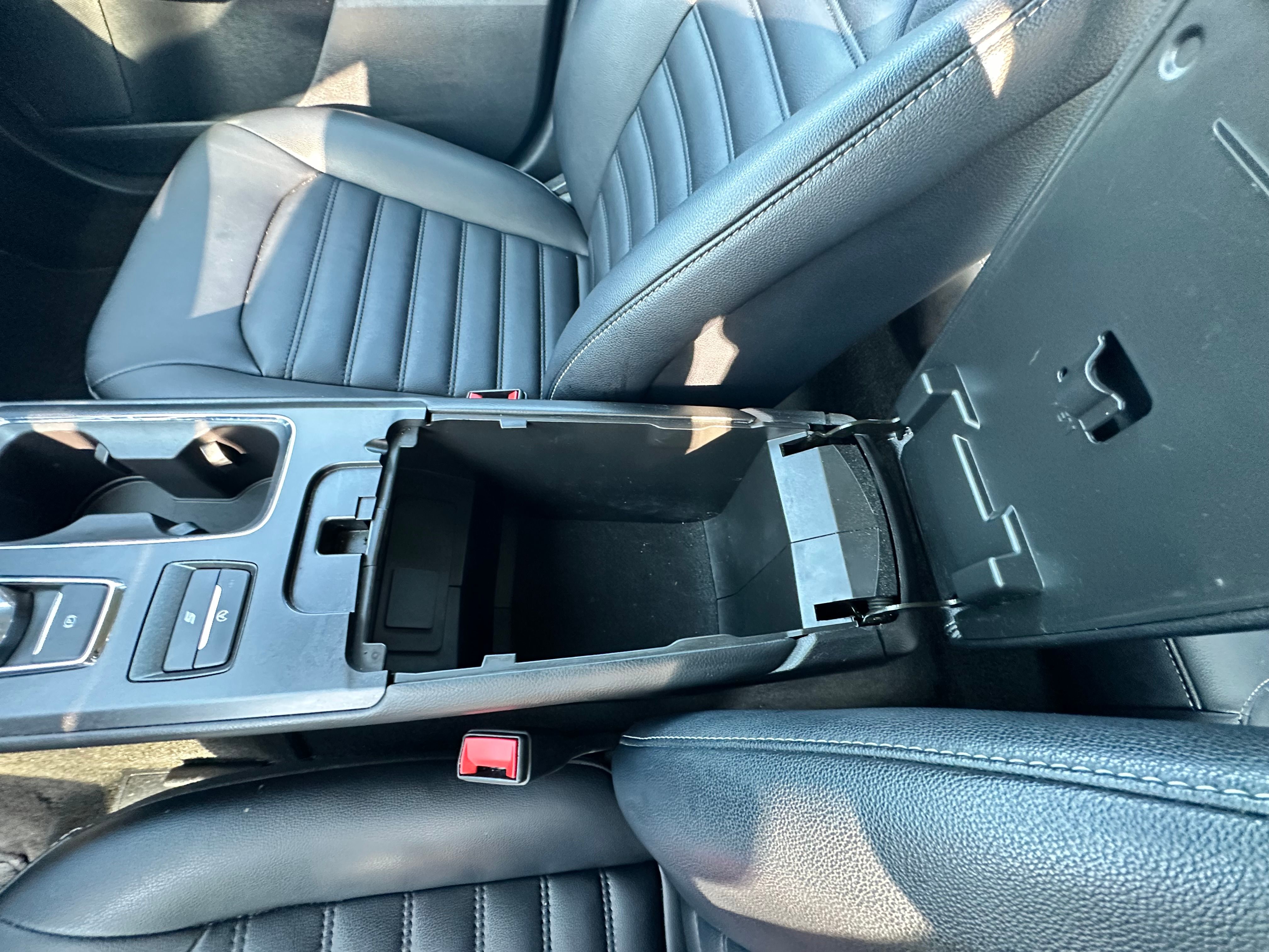Used 2020 Ford Fusion SEL FWD image 10