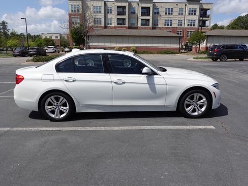 Used 2017 BMW 330i Sedan image 9