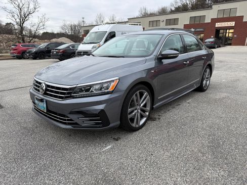 Used 2017 Volkswagen Passat 1.8T R-Line w/ R-Line Lighting Package image 1