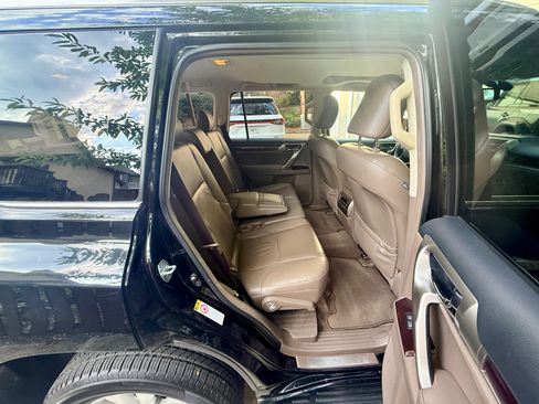 Used 2014 Lexus GX 460 w/ Premium Package AWD/4WD image 14