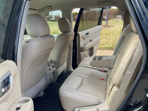 Used 2015 Nissan Pathfinder SL w/ Cargo Package image 12
