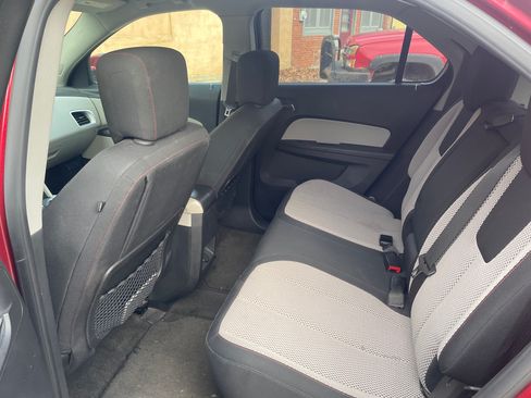 Used 2010 Chevrolet Equinox LT image 2