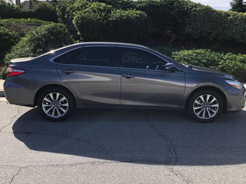 Used 2016 Toyota Camry XLE image 1