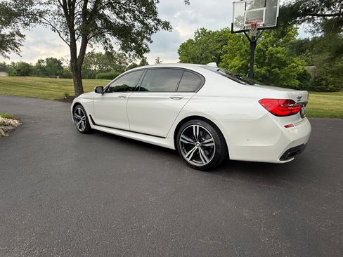 Used 2016 BMW 750i xDrive AWD/4WD image 8