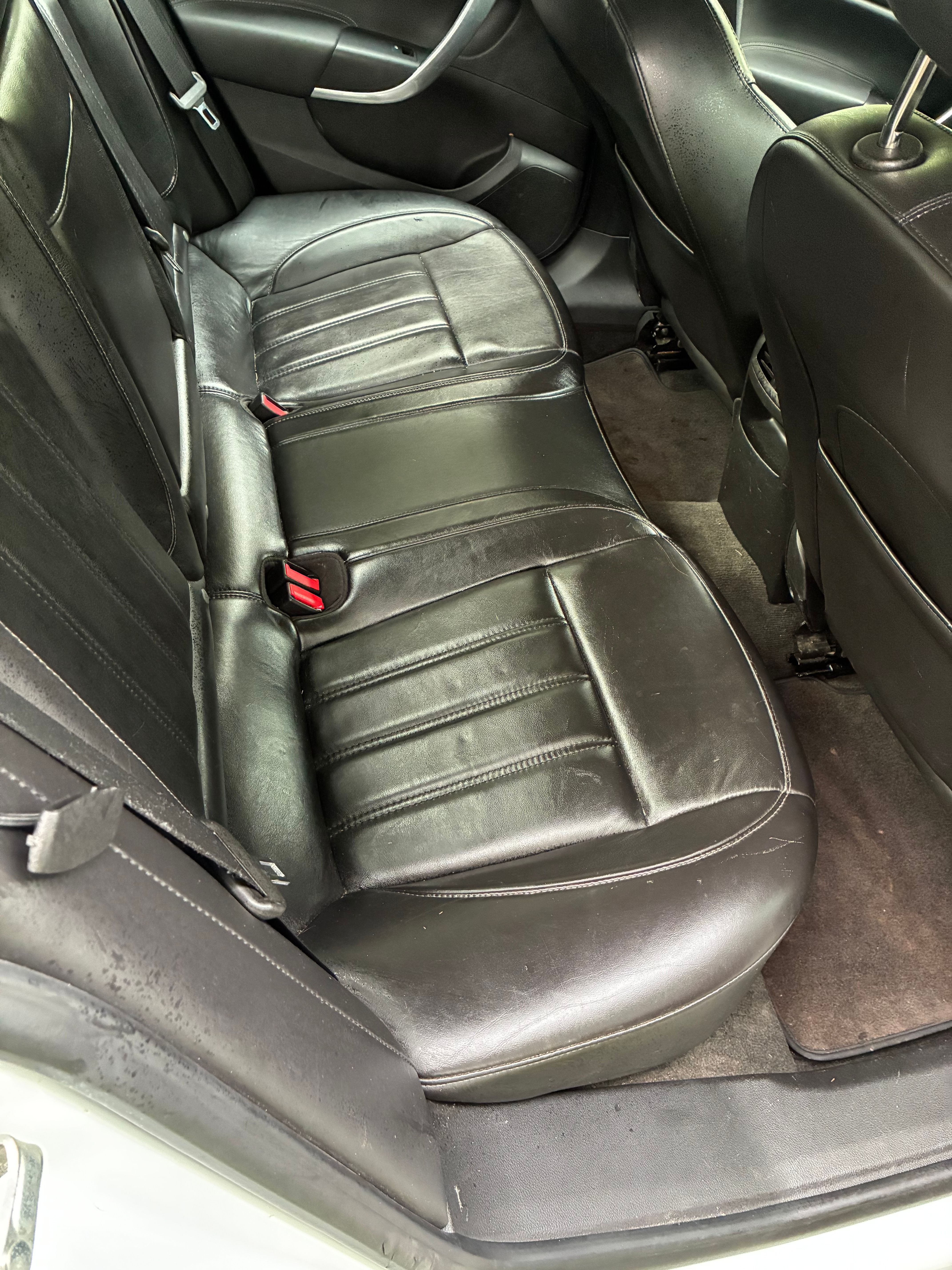 Used 2011 Buick Regal CXL FWD image 11
