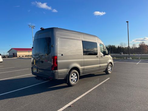 Used 2024 Mercedes-Benz Sprinter 2500 image 4