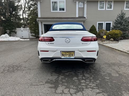 Used 2021 Mercedes-Benz E 450 4MATIC Cabriolet image 2