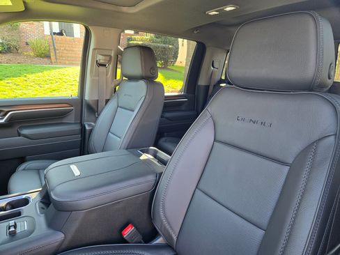 Used 2026 GMC Sierra 2500 Denali w/ Technology Package image 5