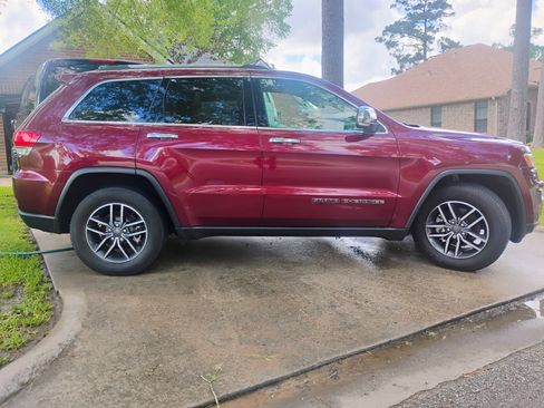 Used 2019 Jeep Grand Cherokee Limited image 4