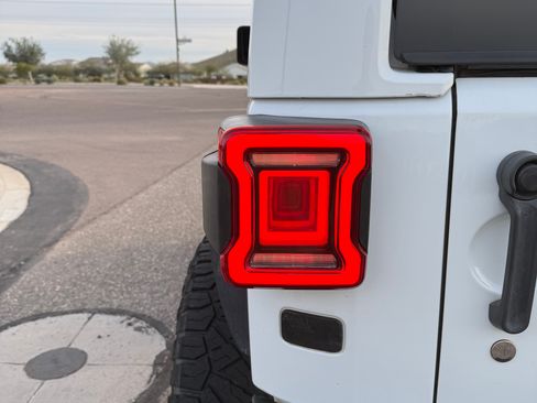 Used 2014 Jeep Wrangler Rubicon w/ Connectivity Group image 11