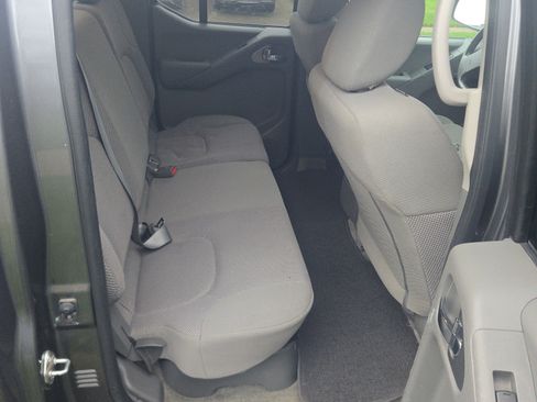 Used 2018 Nissan Frontier SV w/ Value Truck Package image 6