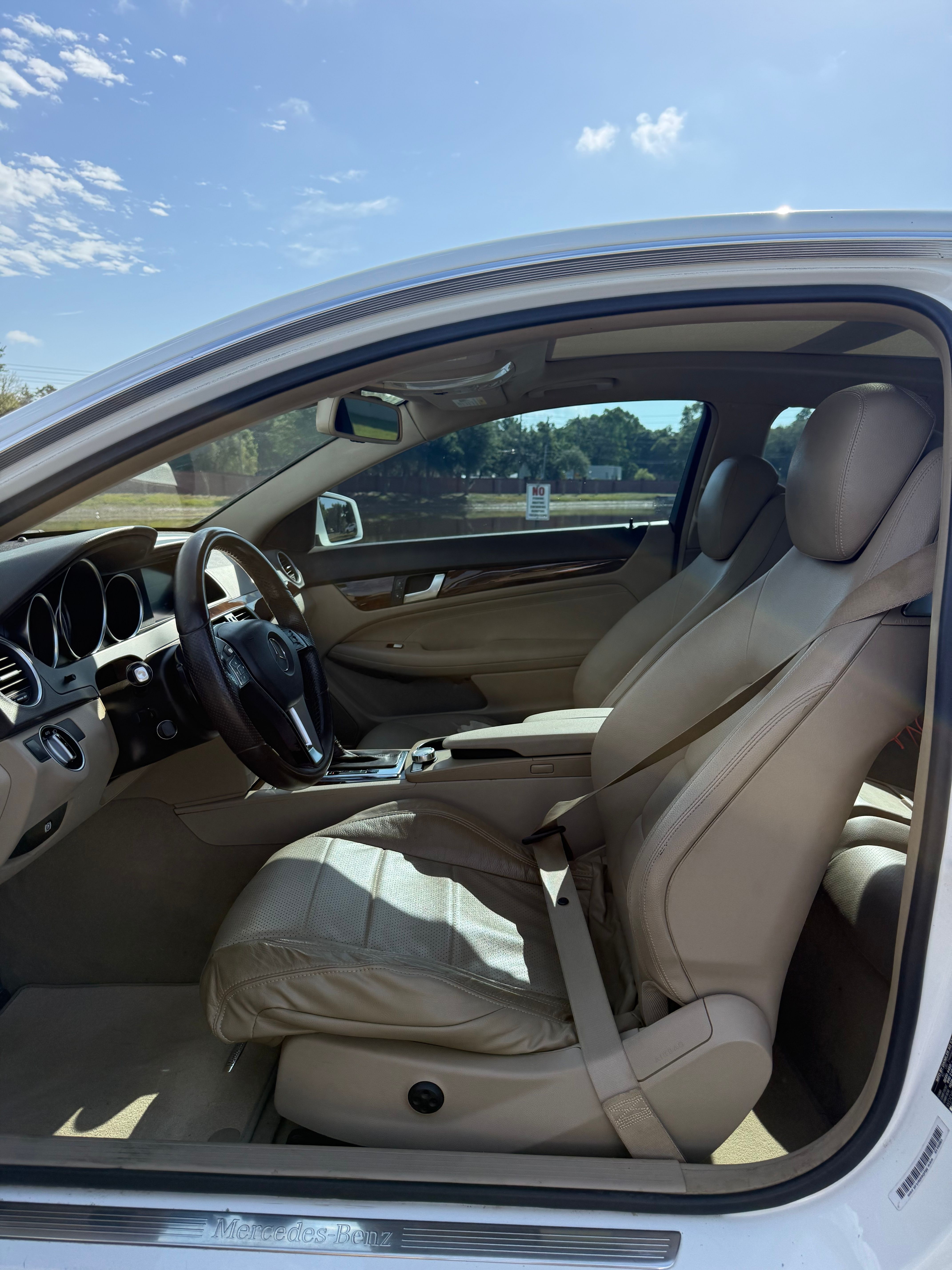 Used 2015 Mercedes-Benz C 250 Coupe image 11