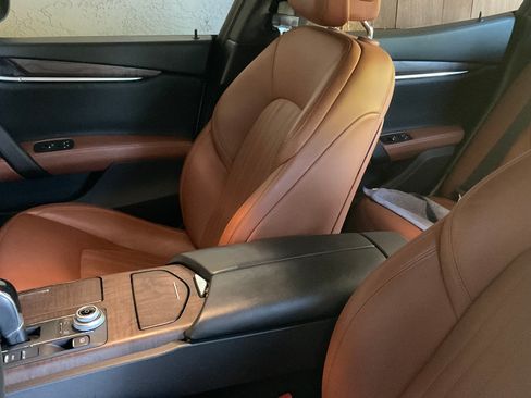 Used 2017 Maserati Ghibli w/ Luxury Package image 10