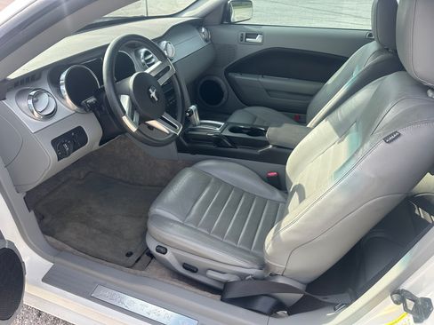 Used 2006 Ford Mustang GT Premium image 8
