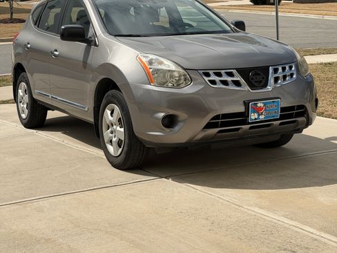 Used 2012 Nissan Rogue S image 1