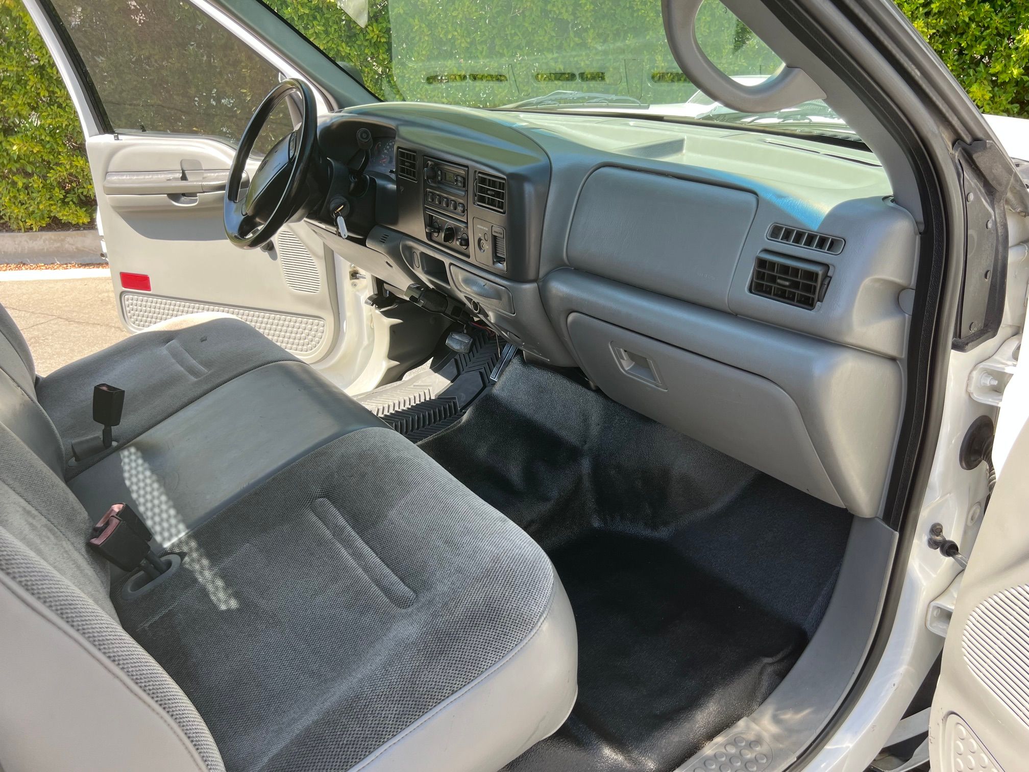 Used 2002 Ford F350 2WD Regular Cab DRW Super Duty image 14