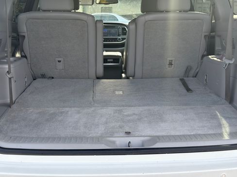 Used 2016 Toyota Highlander Limited Platinum image 6