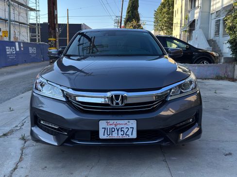 Used 2017 Honda Accord EX-L image 9
