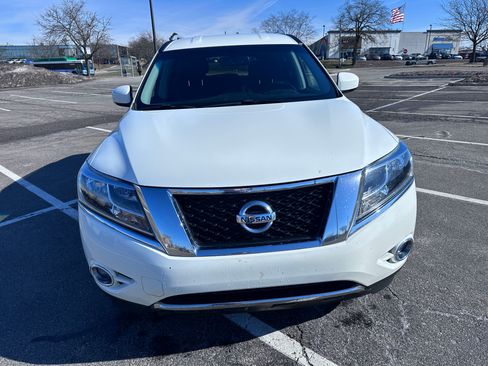 Used 2015 Nissan Pathfinder SV w/ Trailer Tow Package image 4