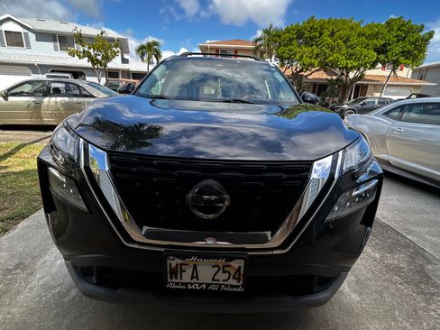 Used 2021 Nissan Rogue SV w/ Premium Package FWD image 5