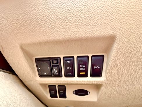 Used 2009 INFINITI FX50 AWD w/ Sport Pkg image 11