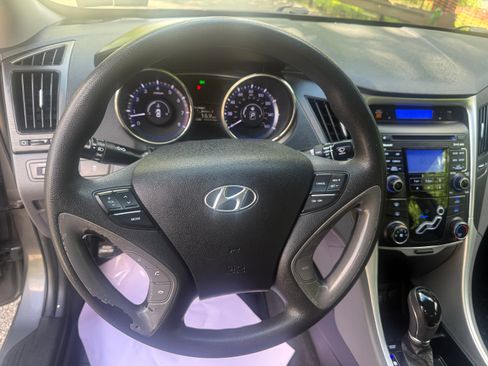 Used 2011 Hyundai Sonata GLS FWD image 14