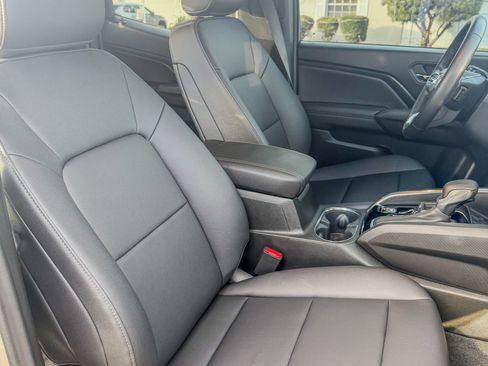 Used 2024 GMC Canyon Elevation w/ Elevation Premium Package image 11