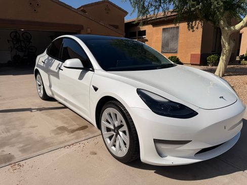 Used 2023 Tesla Model 3 Standard Range RWD image 4